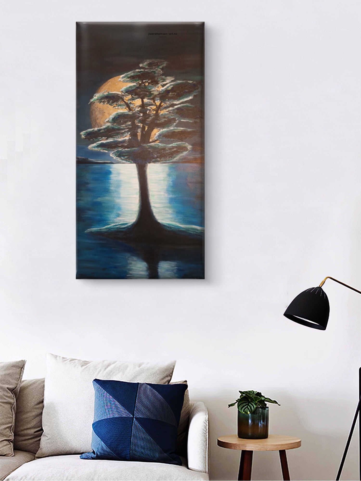 "Strong Roots" 50x100 cm – original akrylmaleri av bergensk kunstner JL Abrahamsen, tre ved vann i fullmånelys