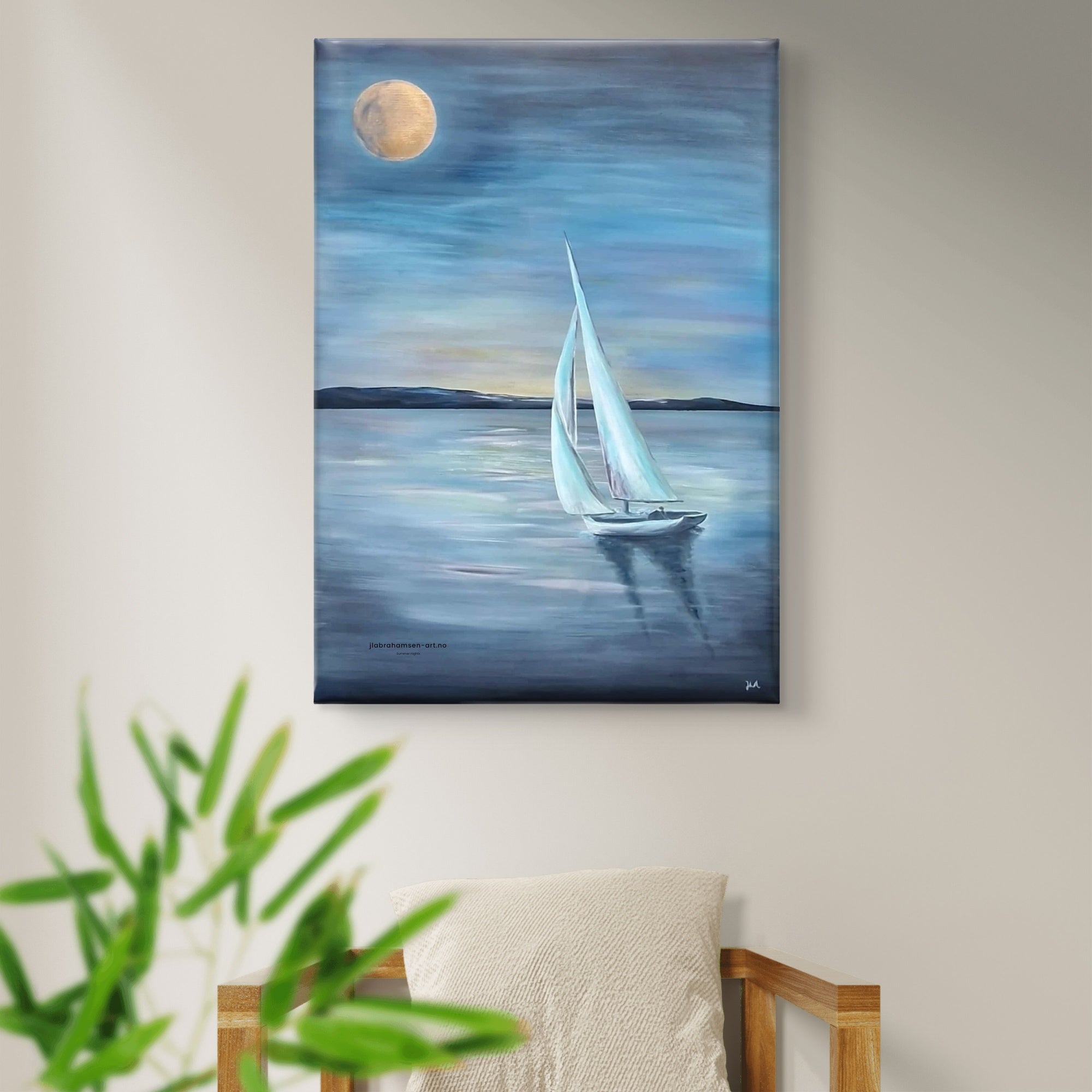 Summer Nights akrylmaleri av JL Abrahamsen – maritim original kunst av seilbåt på havet under en gullmåne