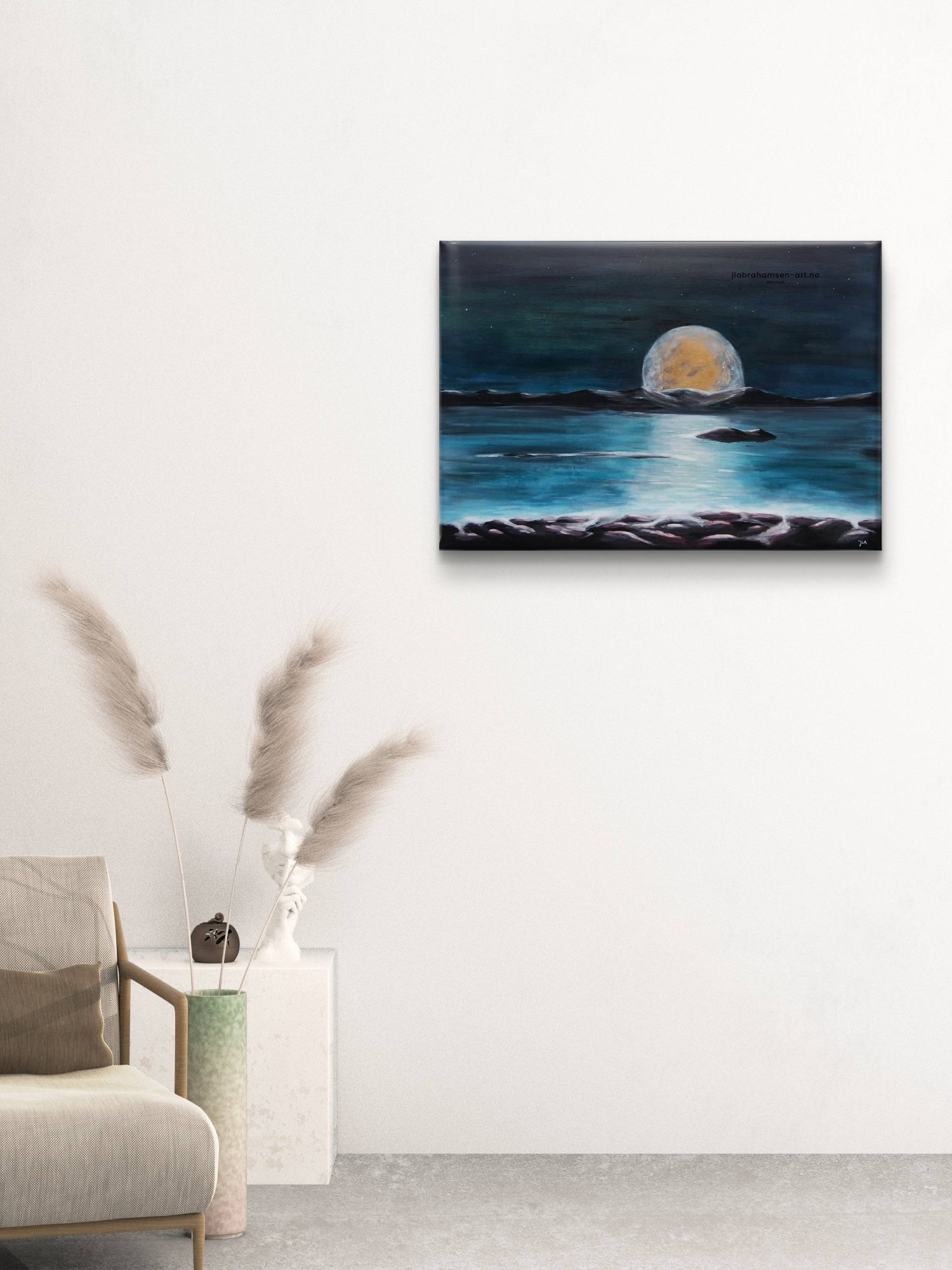 Original maleri "Moonlight" 70x100 cm  Abstrakt realistisk – månen står opp i horisonten over havet, nordisk maritim kunst av JL Abrahamsen til stuen.