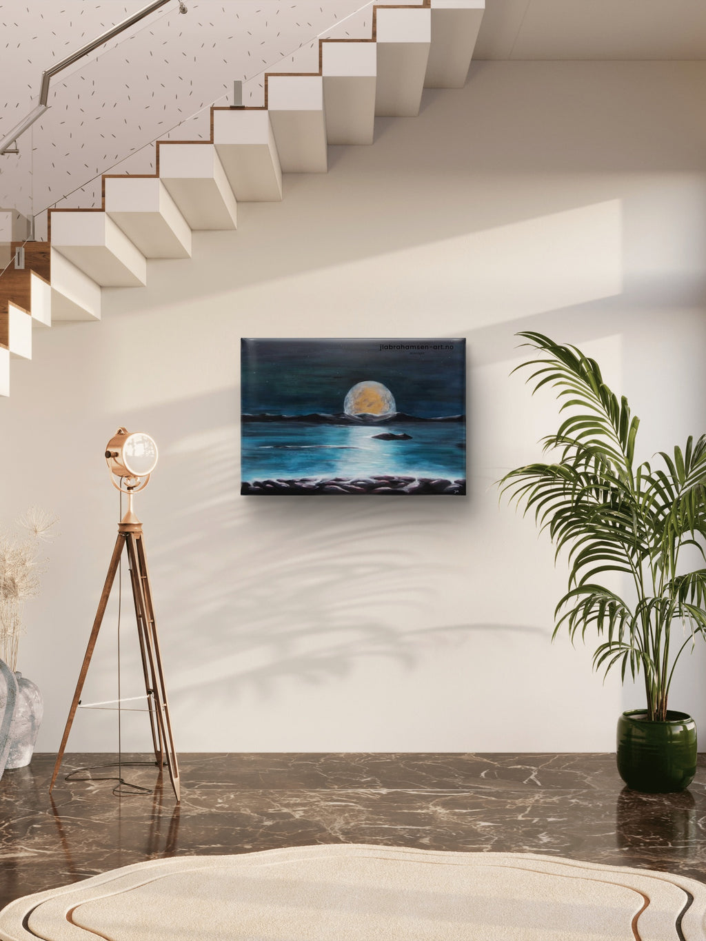 Original maleri "Moonlight" 70x100 cm  Abstrakt realistisk – månen står opp i horisonten over havet, nordisk maritim kunst av JL Abrahamsen til entreen.