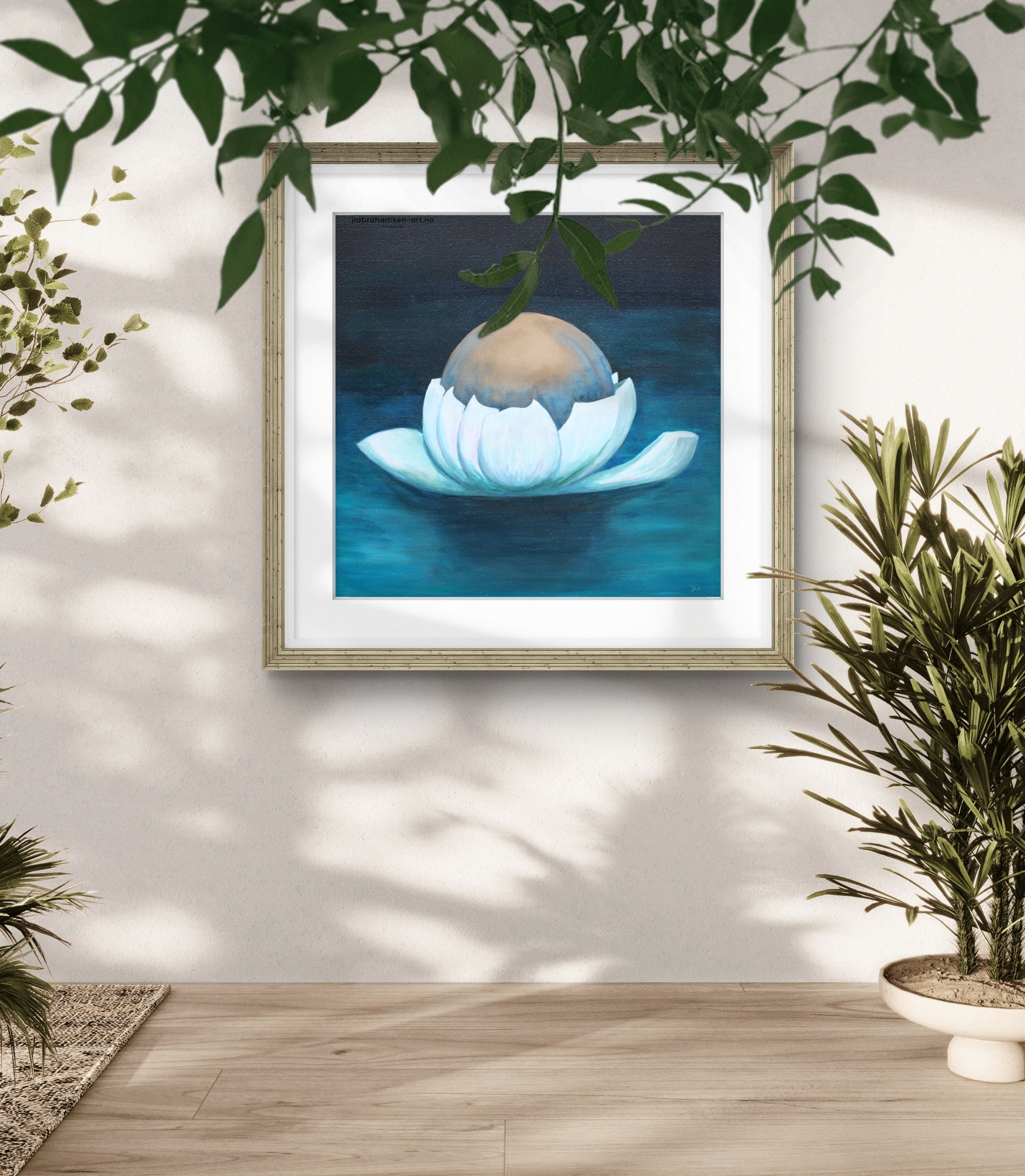 Calm art, Signert kunstprint "The Water Lily" 90x90 cm av JL Abrahamsen – vannlilje flyter på blågrønt vann