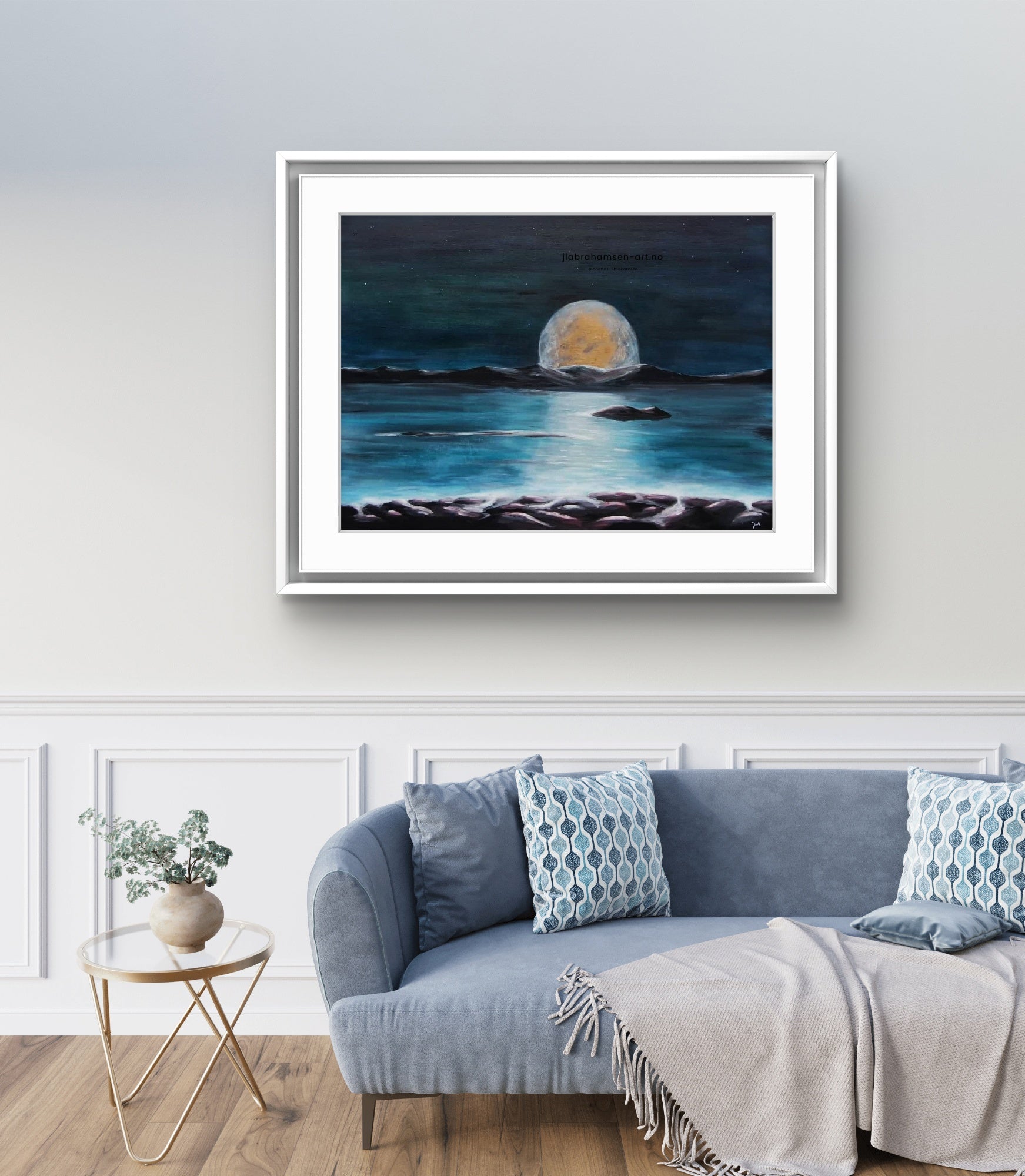 Signert kunstprint  "Moonlight" 70x100 cm – månen i horisonten over havet, maritim kunst til stuen av JL Abrahamsen. Abstrakt realisme i blåtoner.