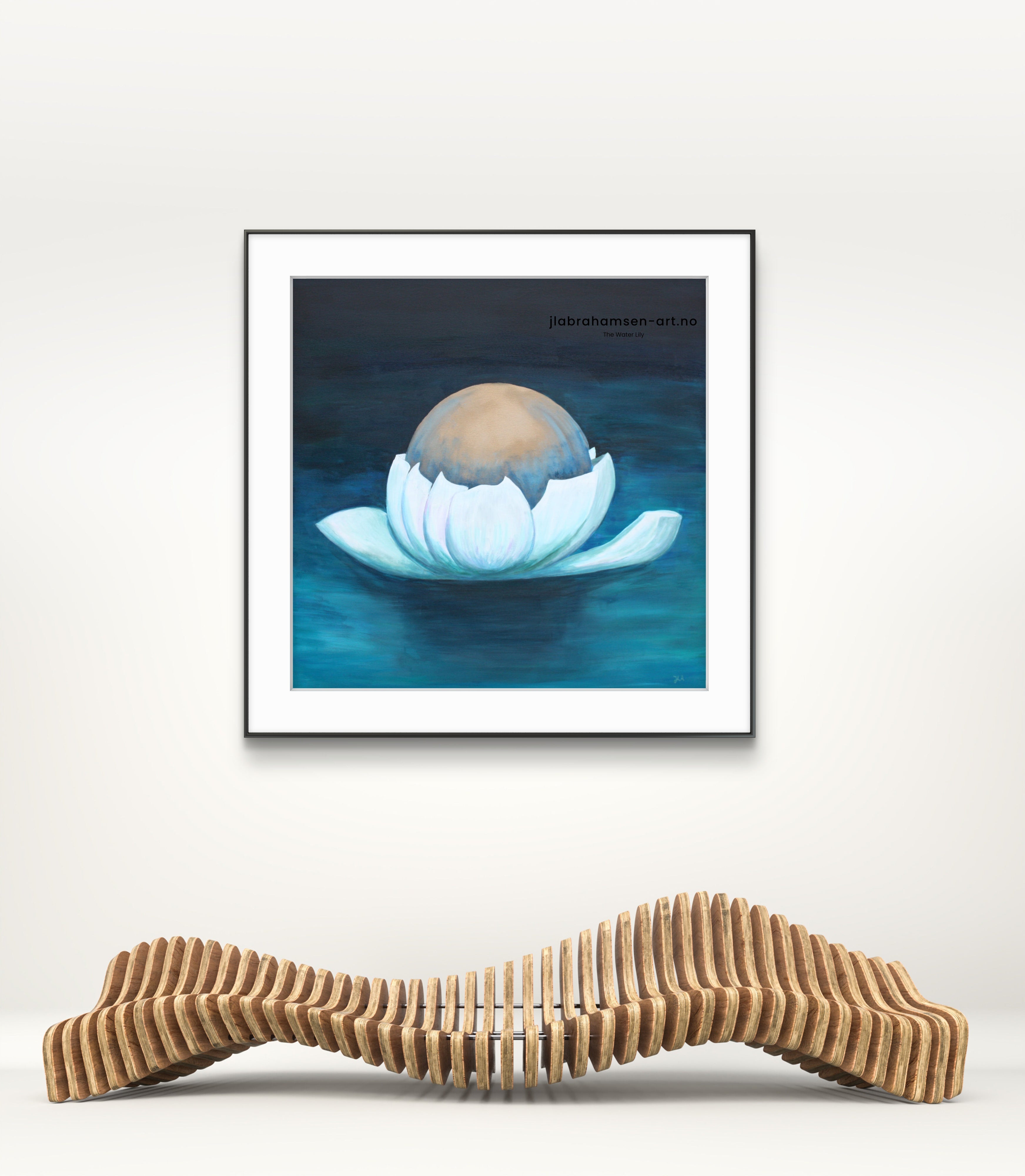 Signert kunstprint "The Water Lily" 90x90 cm av JL Abrahamsen – vannlilje flyter på blågrønt vann