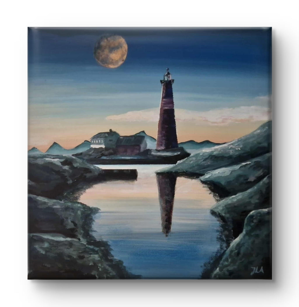 The Guardian akrylmaleri 30x30 cm – fyrtårn ved havet i måneskinn av JL Abrahamsen