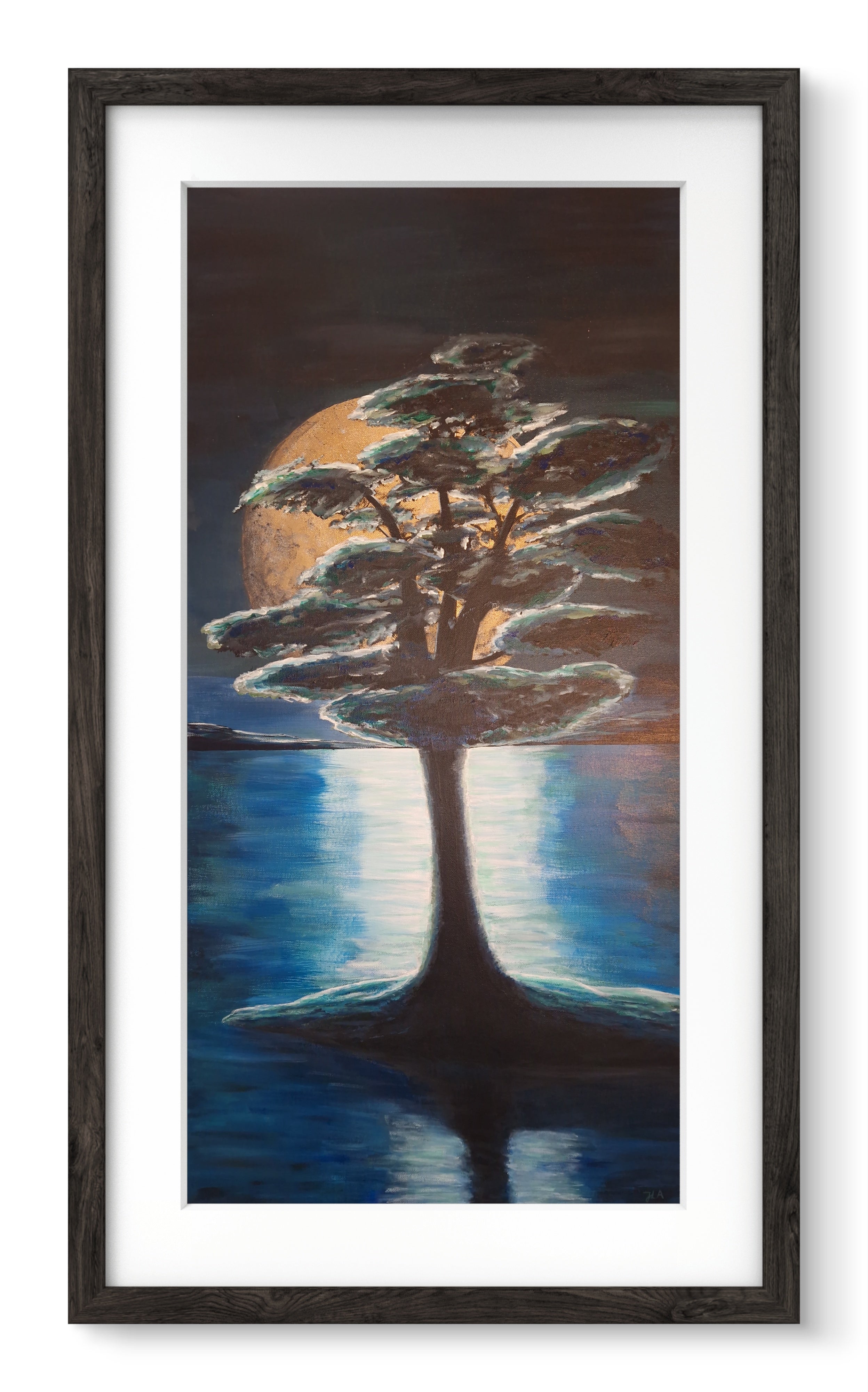 Signert fine art print "Strong Roots" 50x100 cm av JL Abrahamsen – tre ved vann i månelys, blåtoner