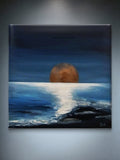 Peace of Mind akrylmaleri 30x30 cm – måne over havet av JL Abrahamsen
